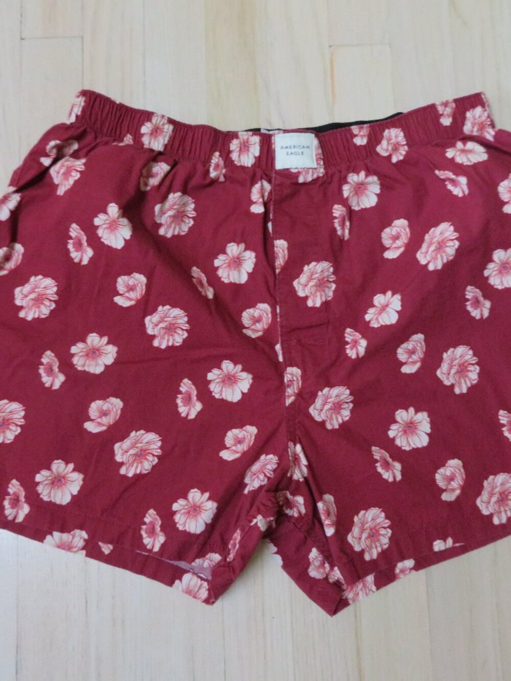American Eagle Red Floral Boxer Shorts size Large 35-36